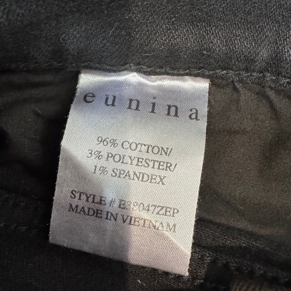 Eunina Womens Black Distressed Cut Off‎ Denim Shorts Size L - Picture 5 of 5